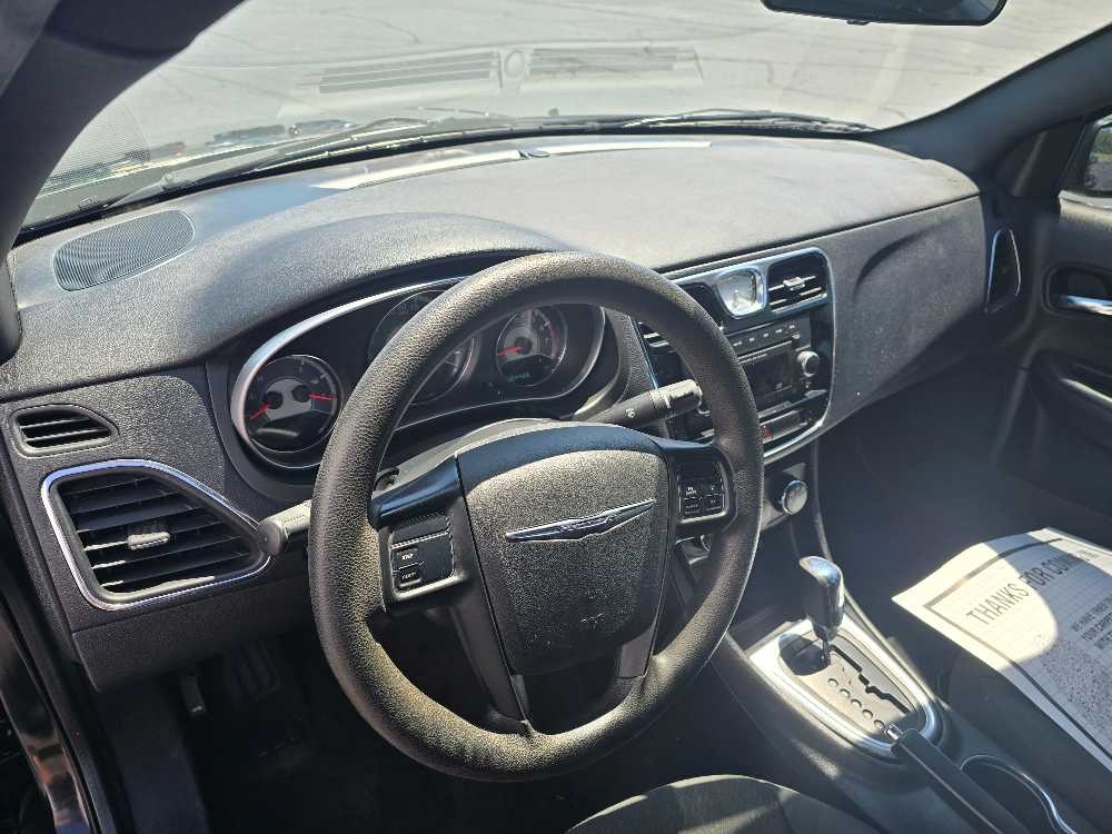 CHRYSLER 200 LX