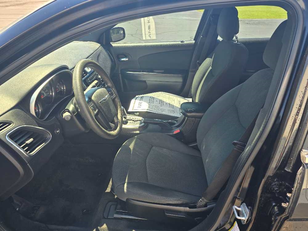 CHRYSLER 200 LX