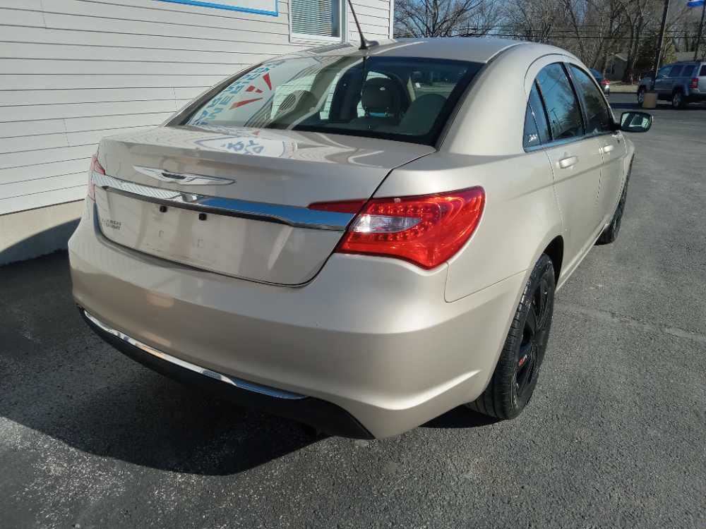 CHRYSLER 200 LX