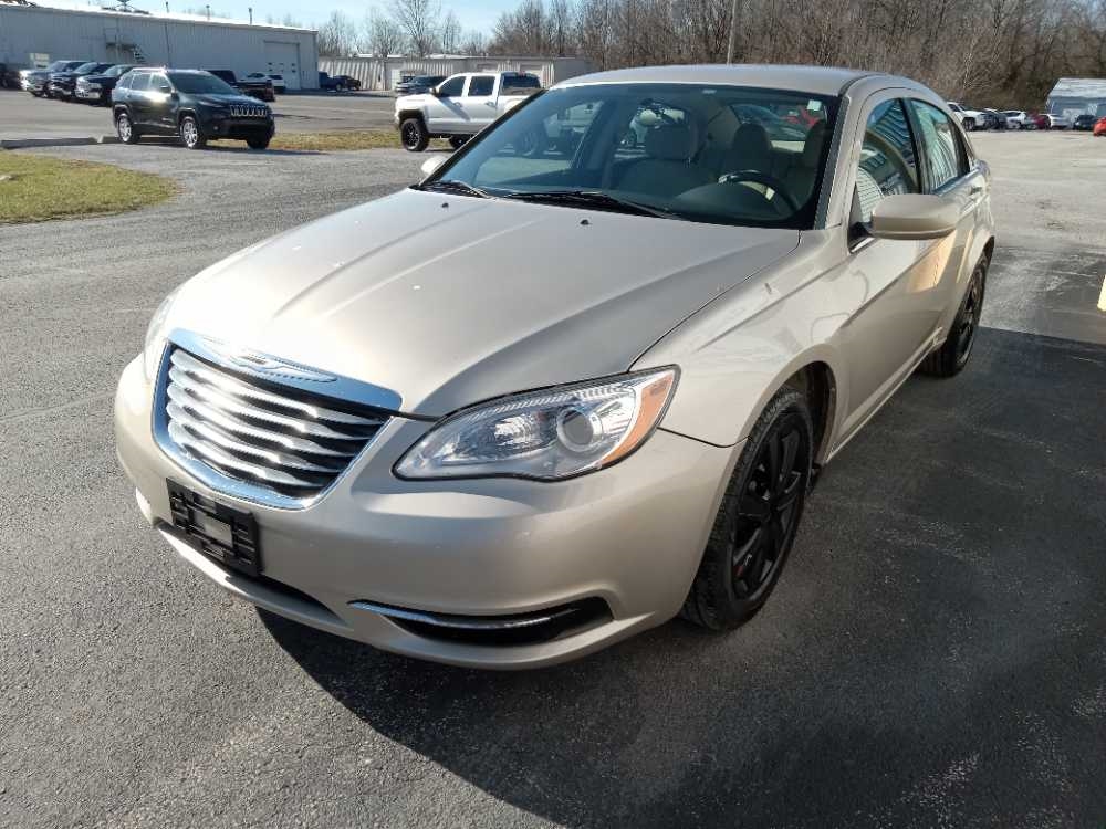 2013 CHRYSLER 200 LX