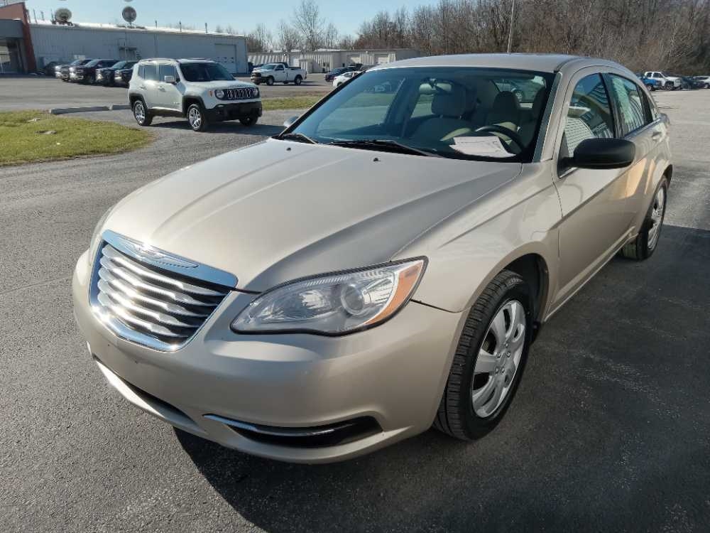 2013 CHRYSLER 200 LX