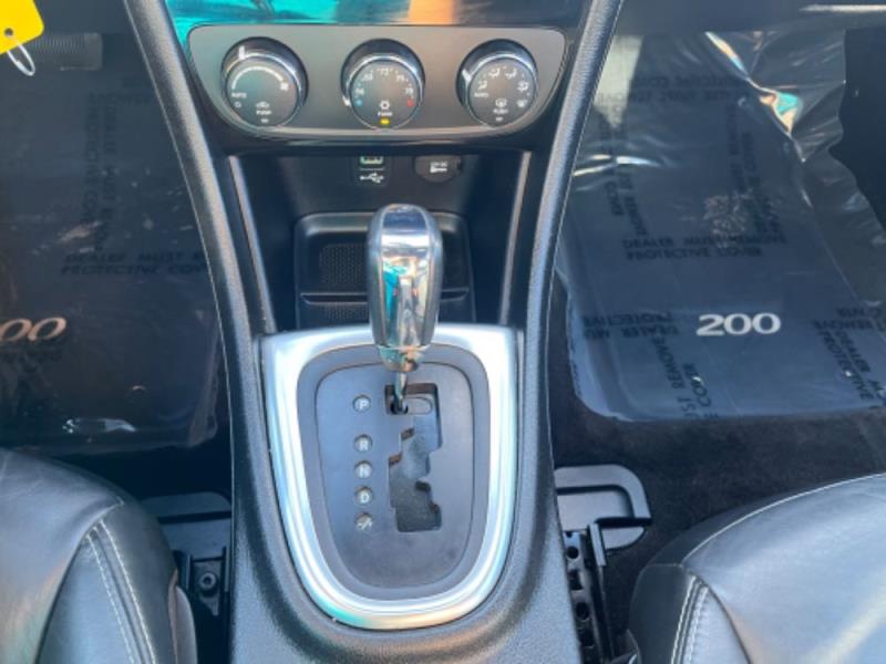 Image of 2013 Chrysler 200 Limited
