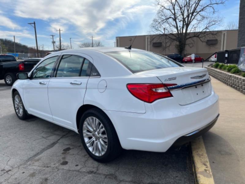 Image of 2013 Chrysler 200 Limited