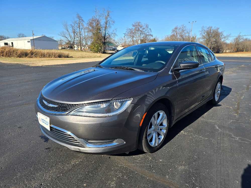 2015 Chrysler 200 Limited's photo