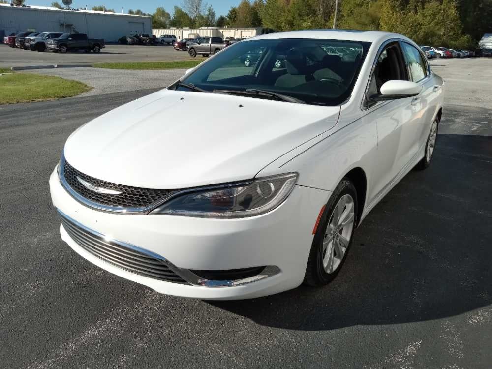 2015 Chrysler 200 Limited's photo