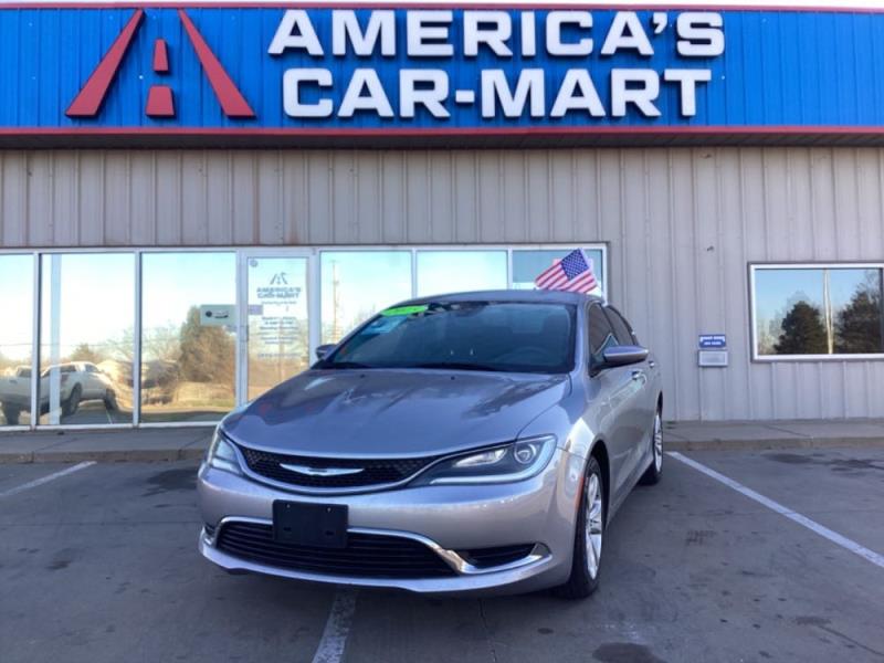 2015 Chrysler 200 Limited's photo