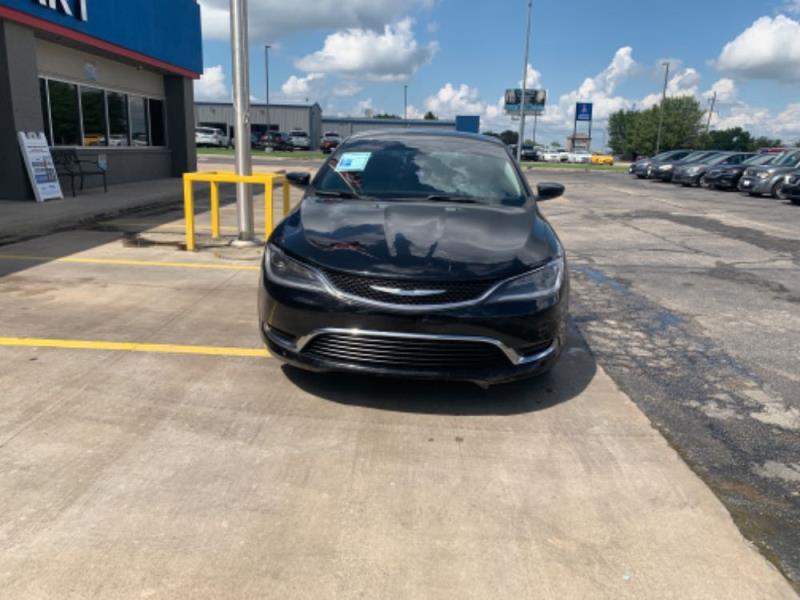 2016 Chrysler 200 Limited's photo