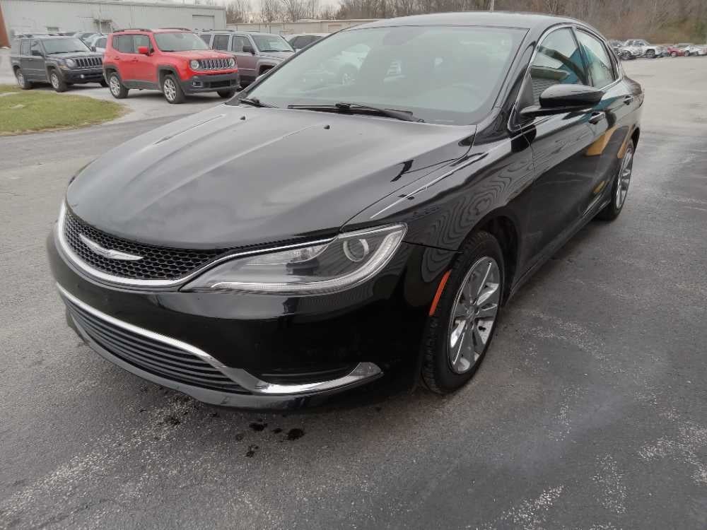 2016 Chrysler 200 Limited's photo