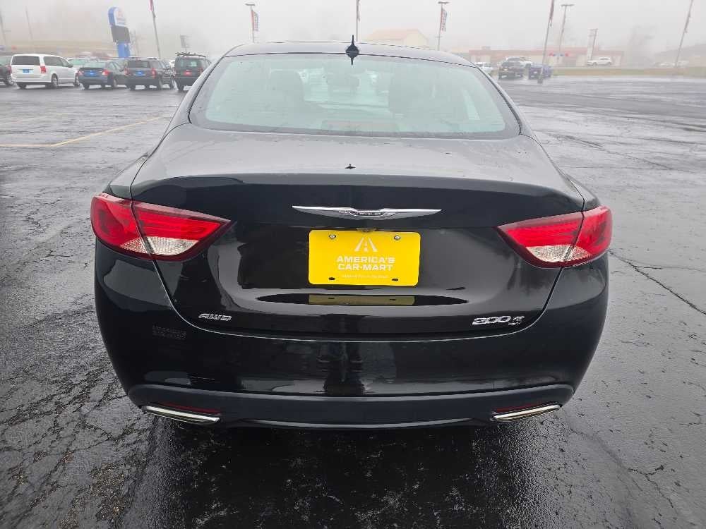 2015 Chrysler 200 S's photo
