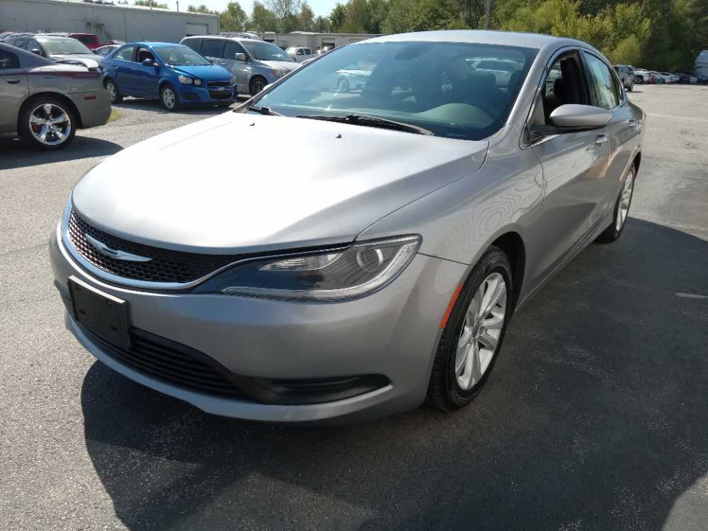 2017 CHRYSLER 200 LX