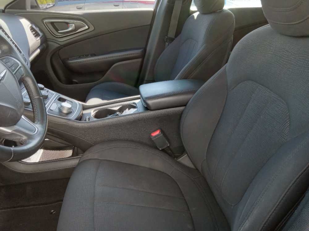 CHRYSLER 200 LX