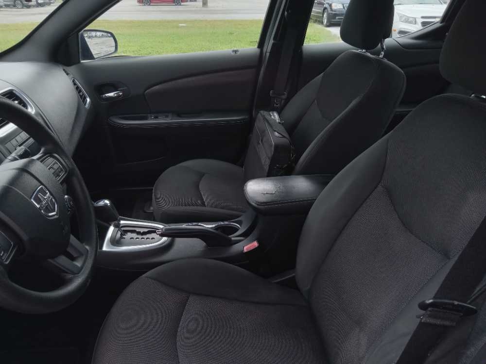 DODGE AVENGER SE