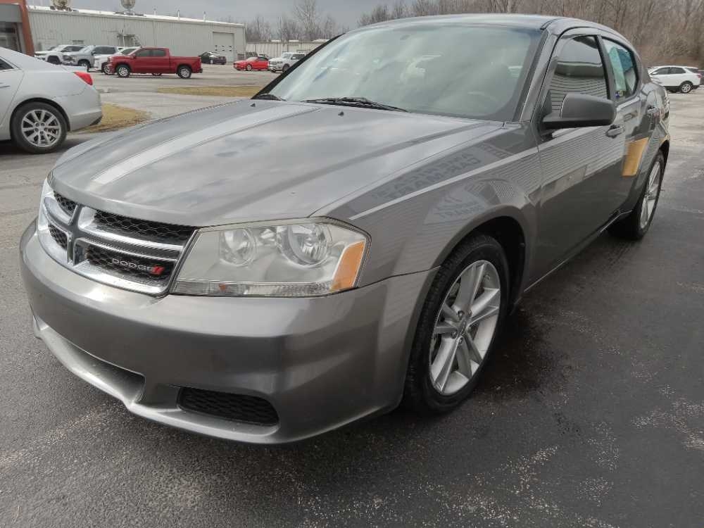 2013 Dodge Avenger SE's photo