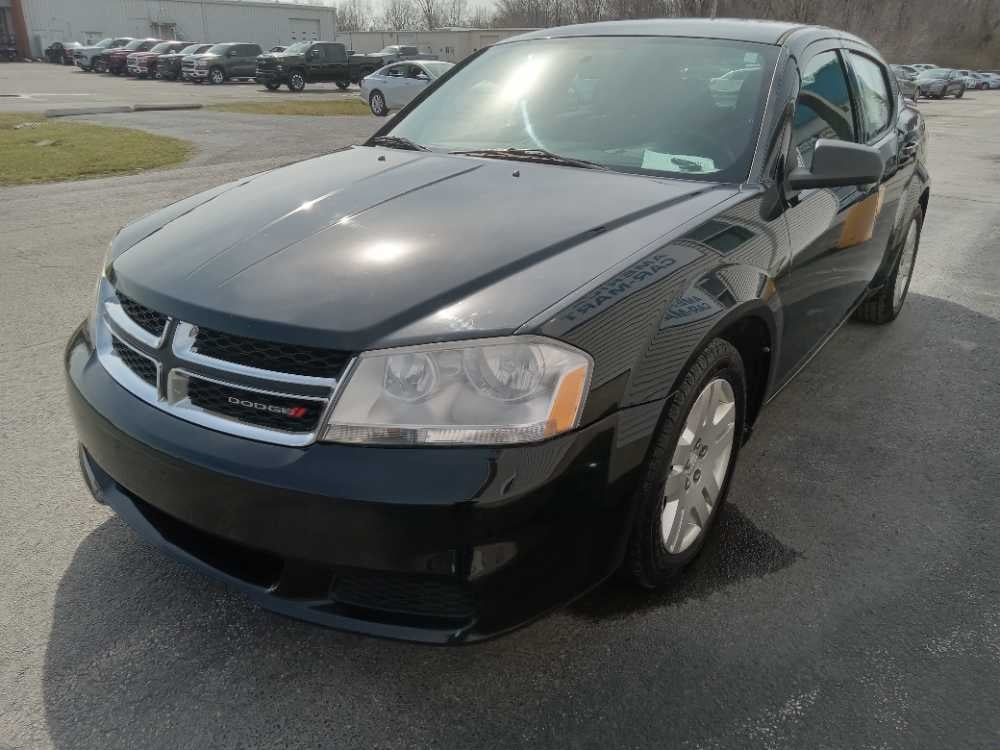 2013 Dodge Avenger SE's photo