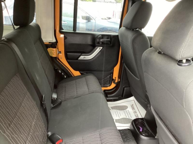 2012 Jeep Wrangler Unlimited Rubicon's photo