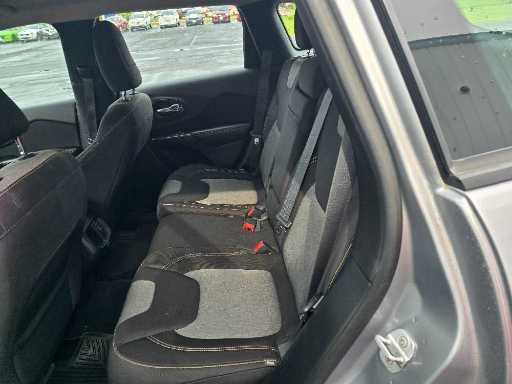 JEEP CHEROKEE SPORT