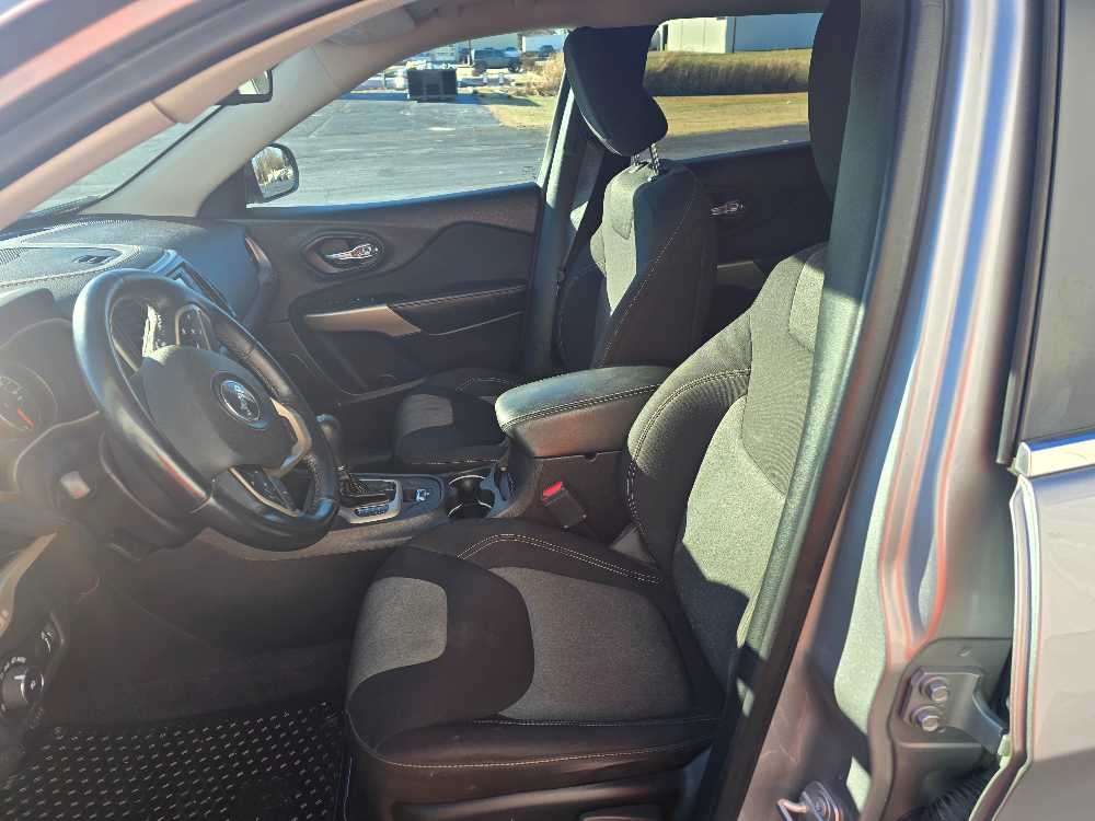 JEEP CHEROKEE LATITUDE; N