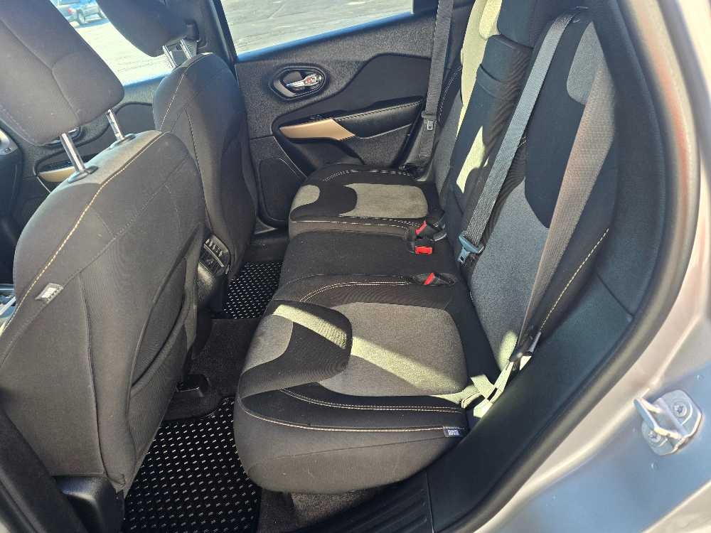 JEEP CHEROKEE LATITUDE; N