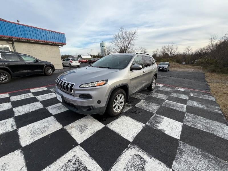 2016 Jeep Cherokee Latitude's photo