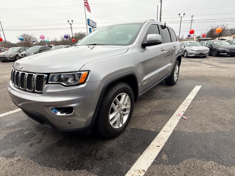 2017 Jeep Grand Cherokee Laredo E's photo
