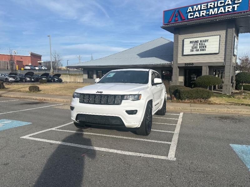 2018 Jeep Grand Cherokee Altitude's photo