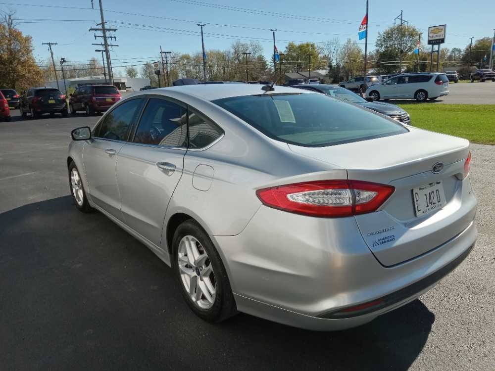 FORD FUSION SE