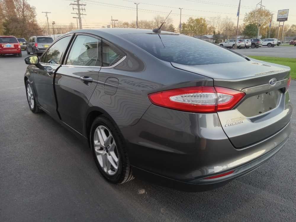 FORD FUSION SE