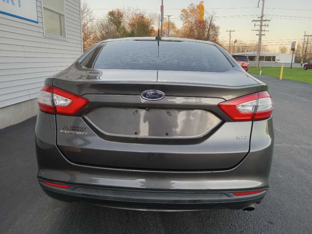 FORD FUSION SE