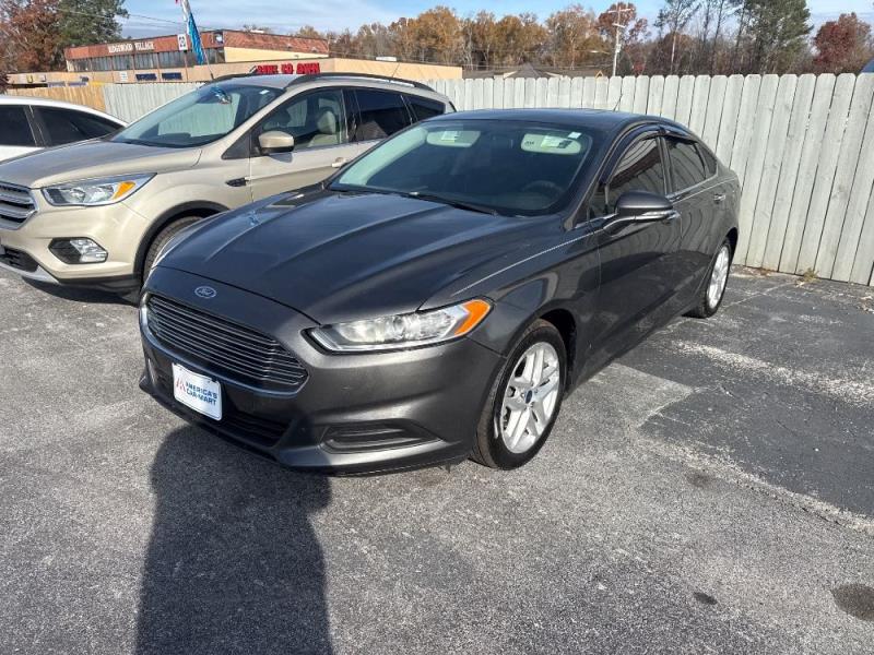 2016 Ford Fusion SE's photo