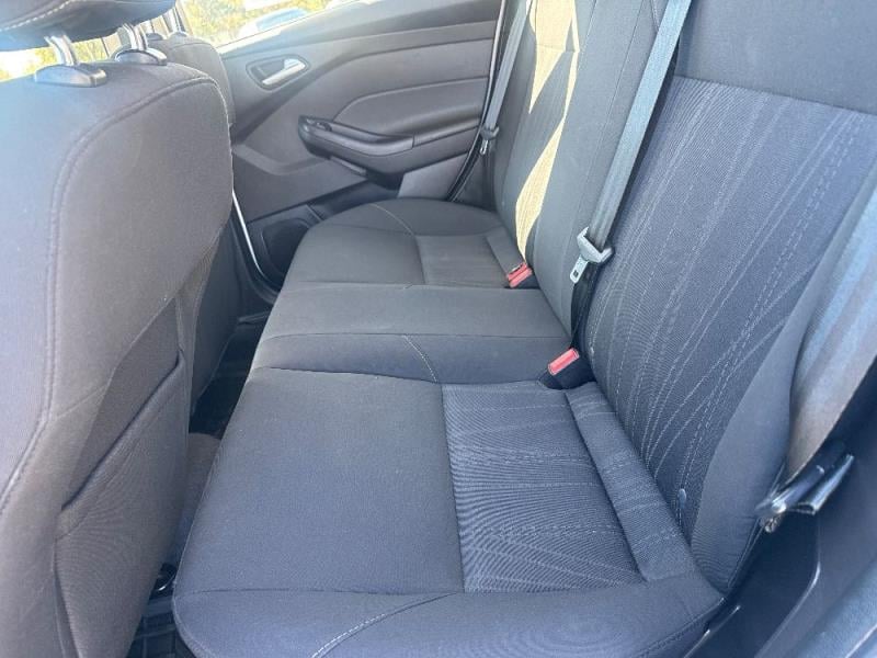 2016 Ford Focus SE's photo