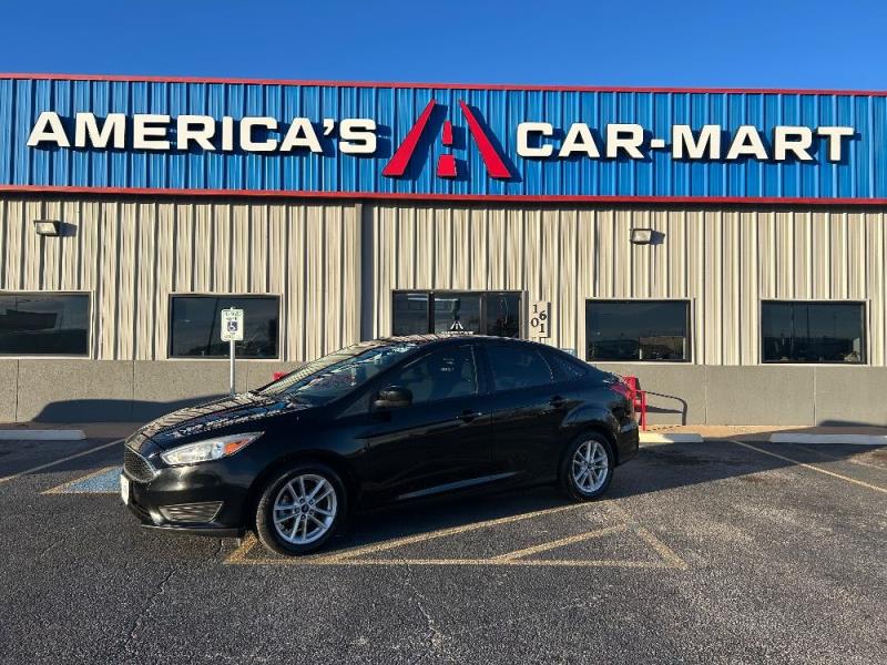 2018 Ford Focus SE's photo