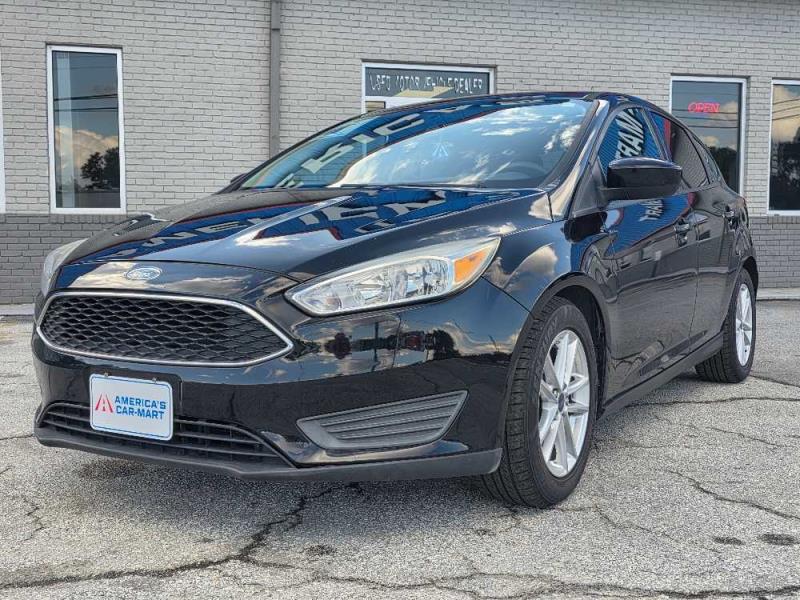 2018 Ford Focus SE's photo