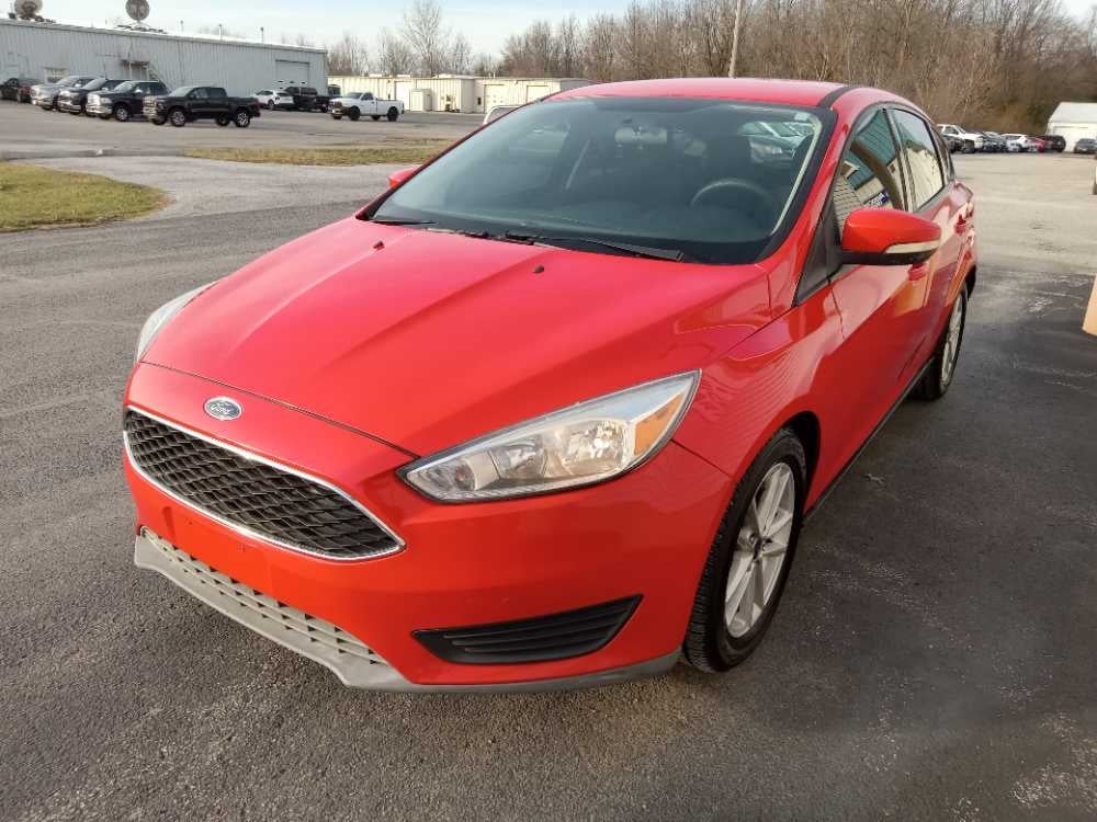 2017 Ford Focus SE's photo