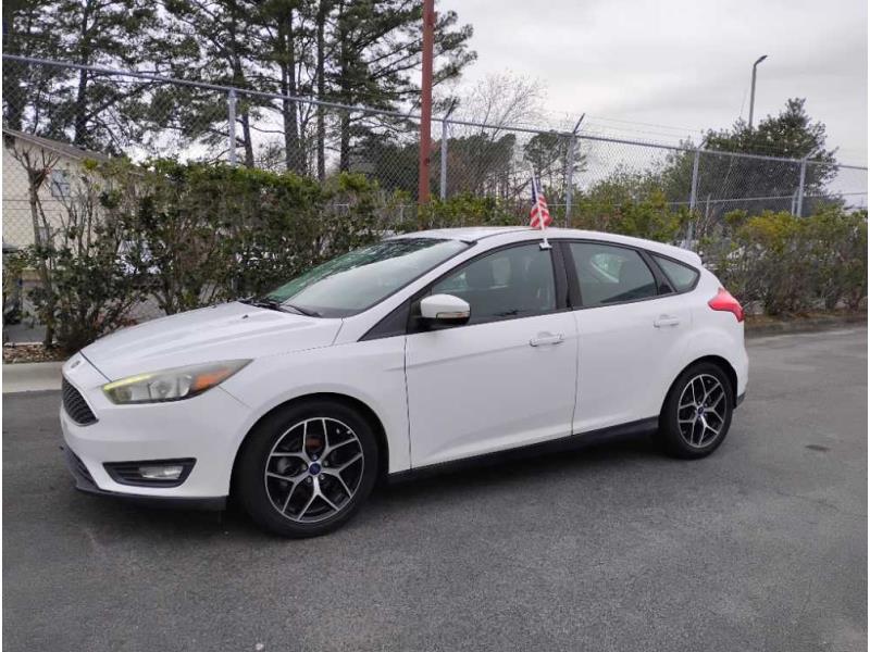 2017 Ford Focus SEL's photo