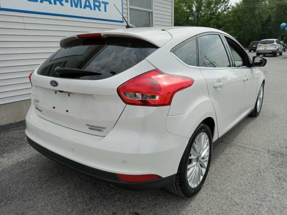 FORD FOCUS TITANIUM