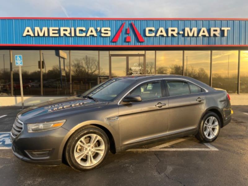 2015 Ford Taurus SEL's photo