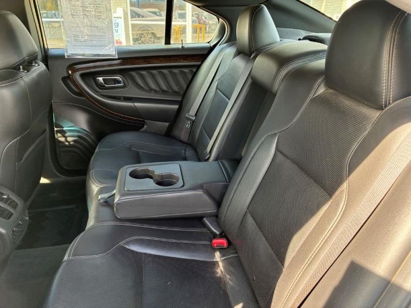 2017 Ford Taurus Limited's photo