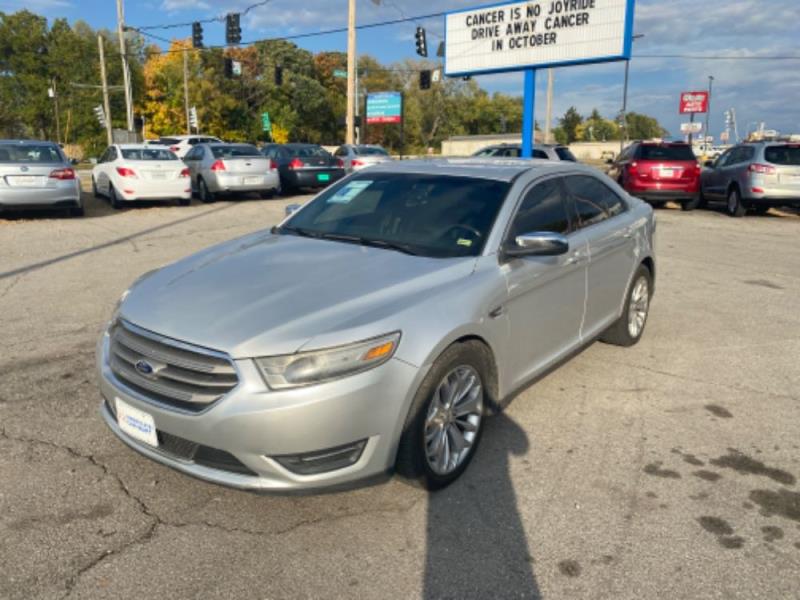 2013 Ford Taurus Limited's photo