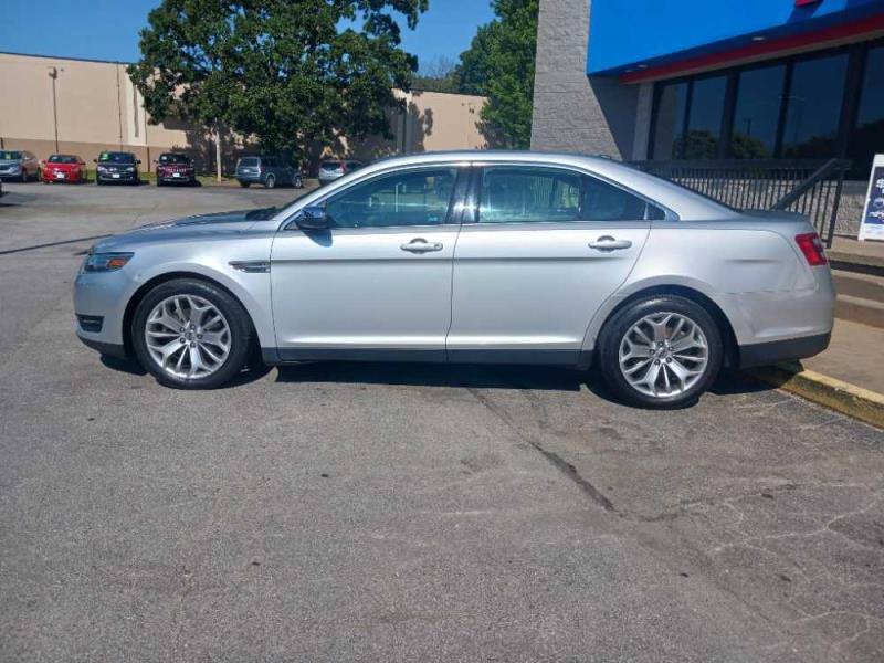Image of 2017 Ford Taurus Limited