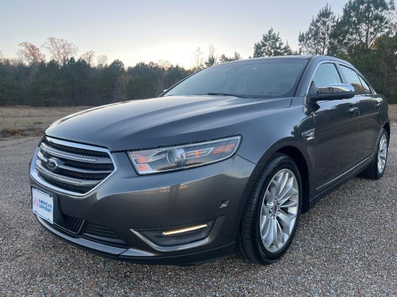 2016 Ford Taurus Limited's photo