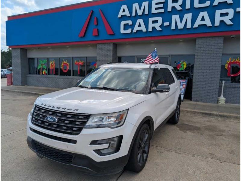 2017 Ford Explorer XLT's photo