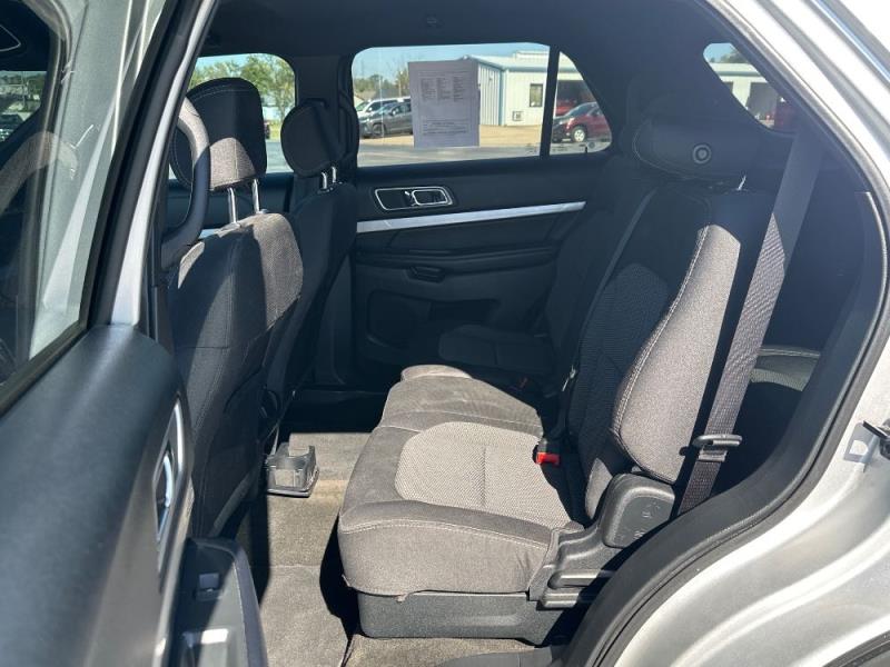 2017 Ford Explorer XLT's photo