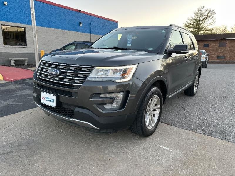 2017 Ford Explorer XLT's photo