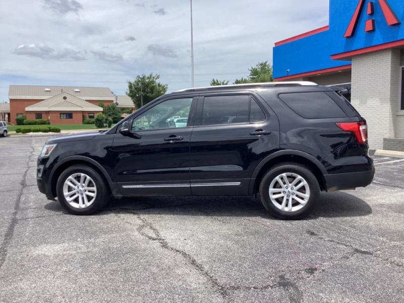 Image of 2017 Ford Explorer XLT