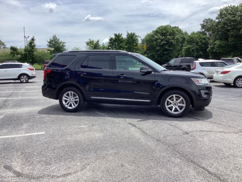 Image of 2017 Ford Explorer XLT
