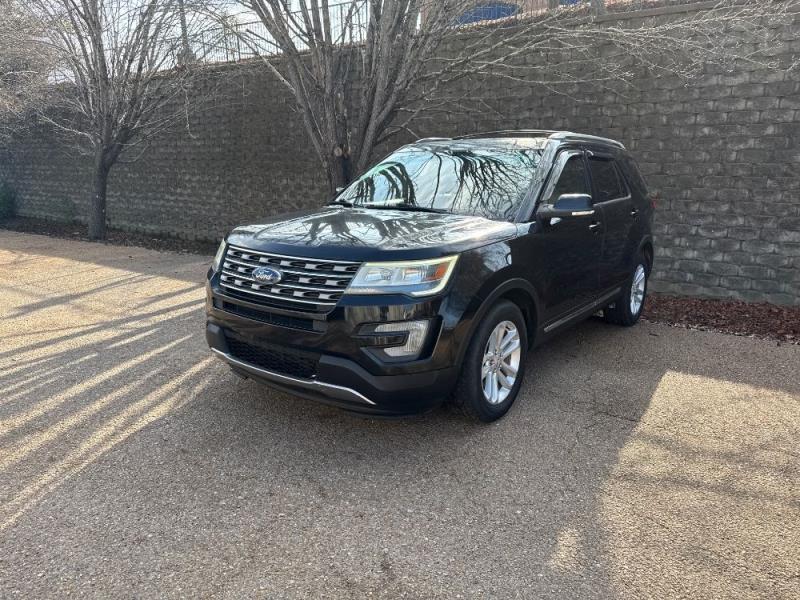 2017 Ford Explorer XLT's photo