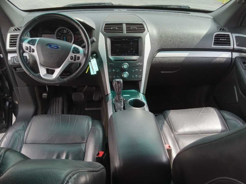 FORD EXPLORER XLT