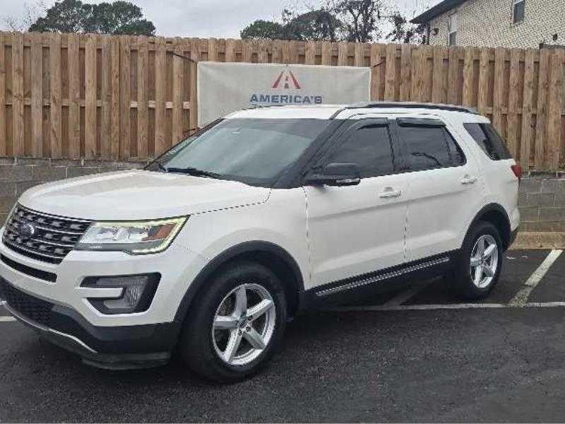 2017 Ford Explorer XLT's photo