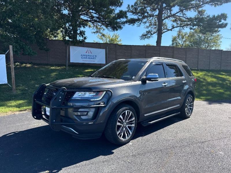 2017 Ford Explorer Platinum's photo
