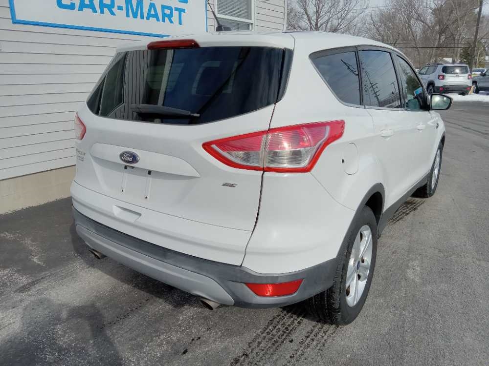 FORD ESCAPE SE